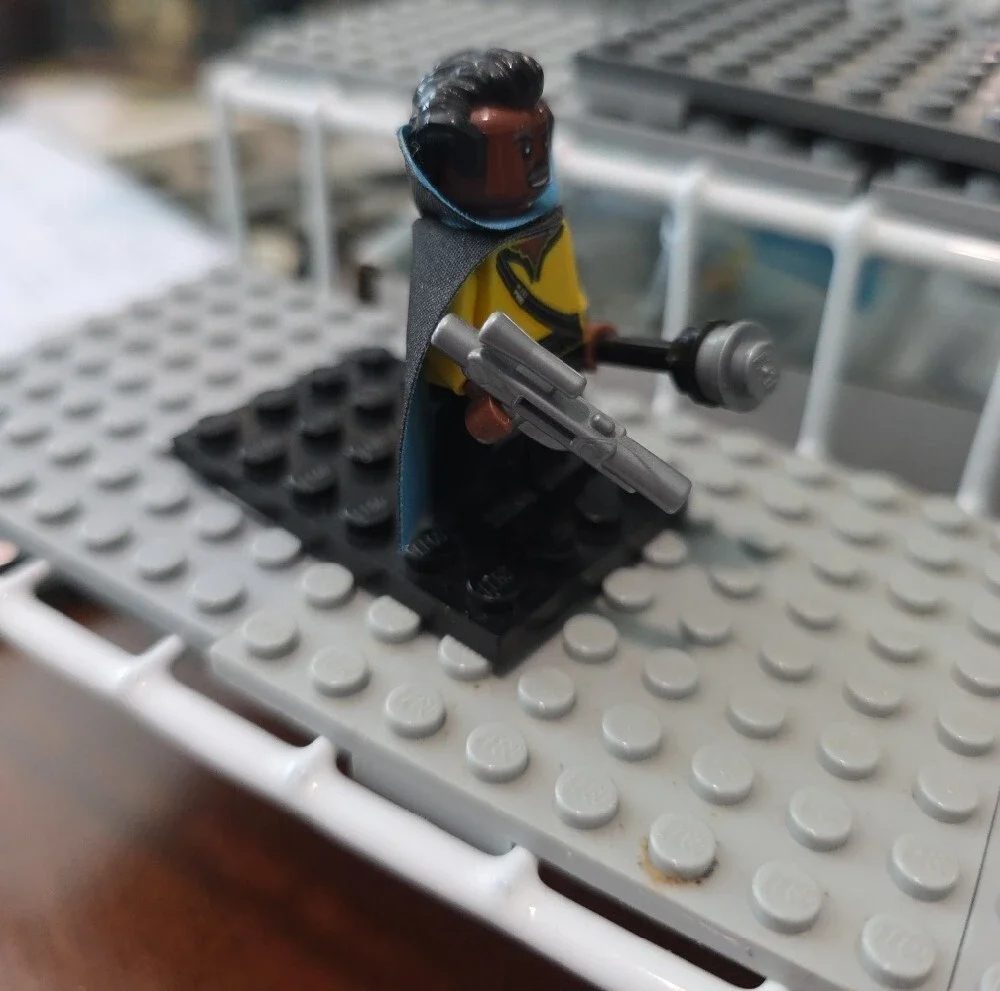 CUSTOM Star Wars Lando Calrissian  Minifigure with Cape Gun And Staff. - Picture 3 of 3